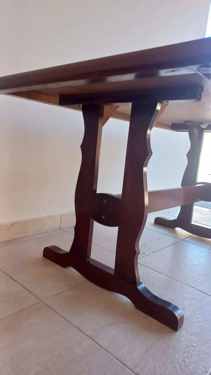 Jogo de mesa de madeira com 6 cadeiras - Foto 2
