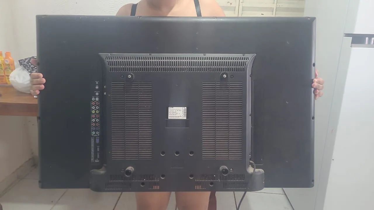 Vendo TV digital Full HD 39 polegadas marca CCE NÃO É SMARTTV  - Foto 3