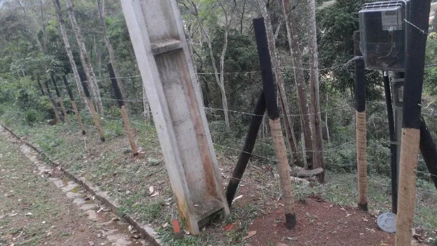 LOTE LIMPO,CERCADO E COM LUZ. A VENDA. - Foto 5