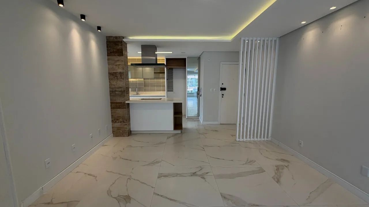 Apartamento 2 dormitórios(1 suíte) em Coqueiros, Florianópolis.