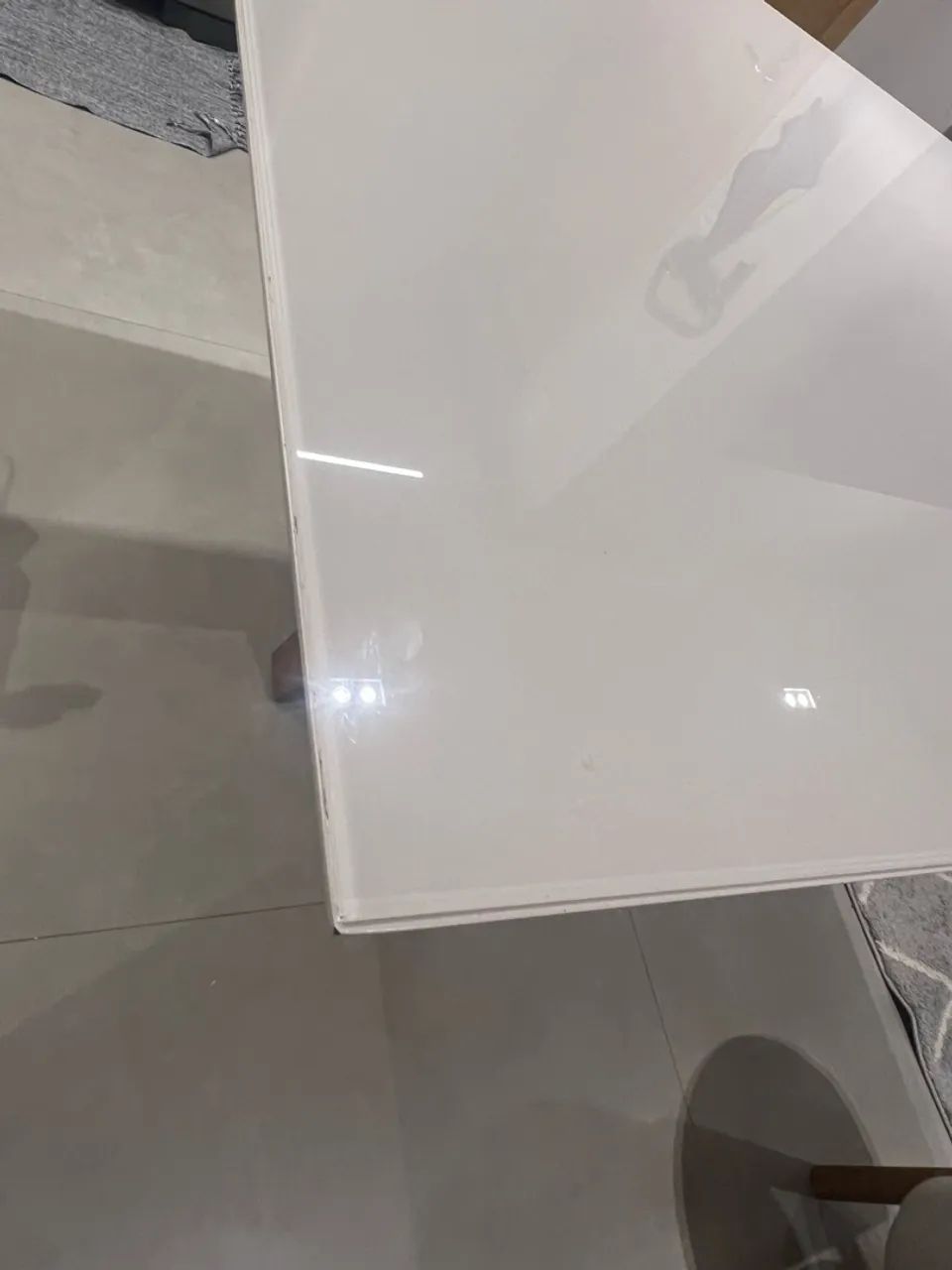 Mesa de madeira com tampo de vidro - Foto 4