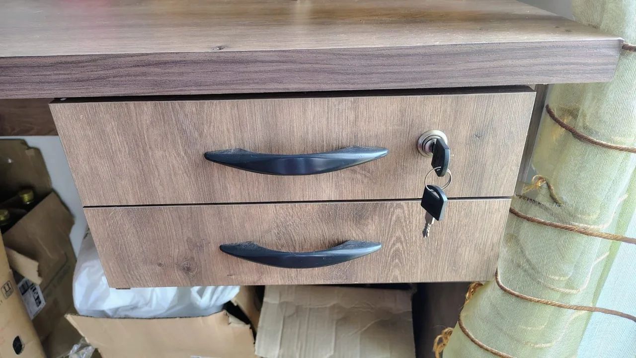 Mesa Escritório...1,60x0,60 - Foto 2