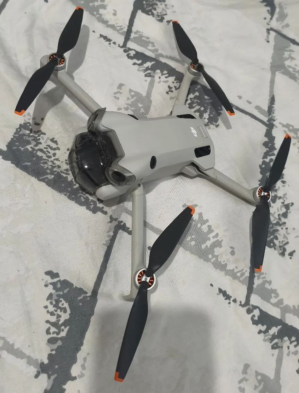 DJI Mini 4 PRO - Combo Fly More - Foto 2