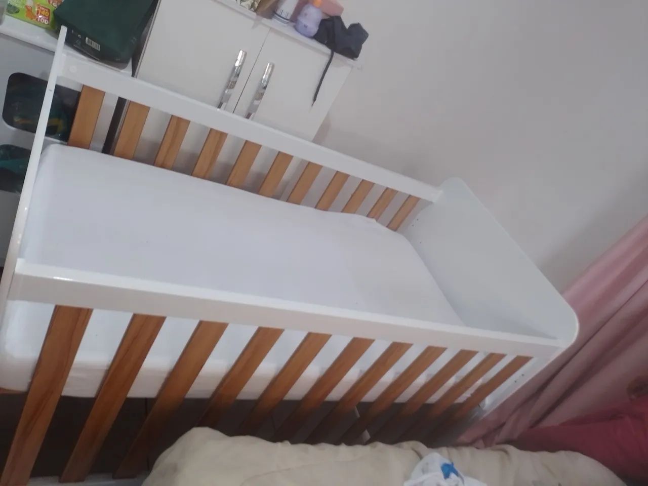 Berço dois em 2 sem uso com colchão  - Foto 2