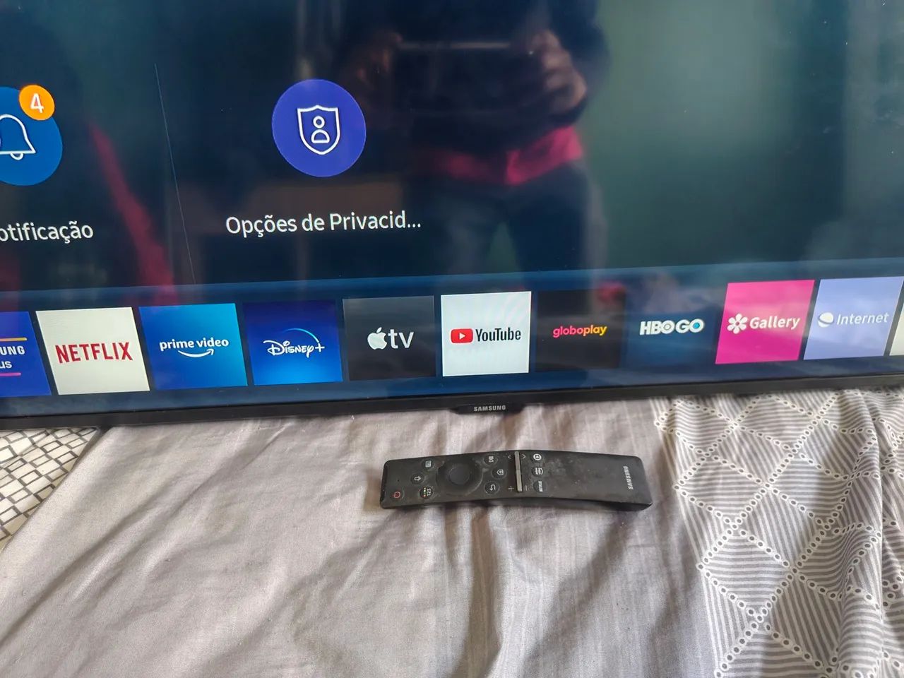 Tv Samsung led 50 polegadas não tem pezinhos somente controle remoto somente retirada