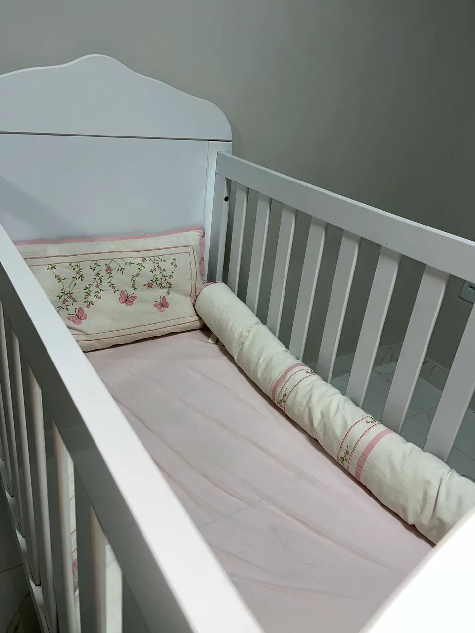 Berço Americano que Vira Cama com Capitonê - Foto 4