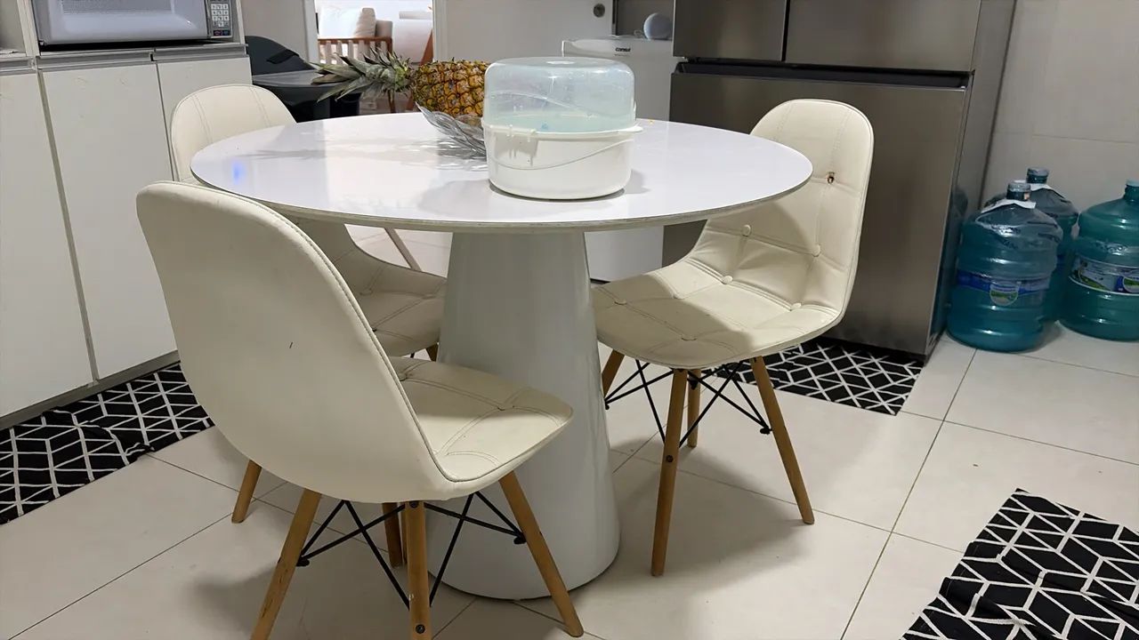 Mesa com 4 cadeiras - Foto 2