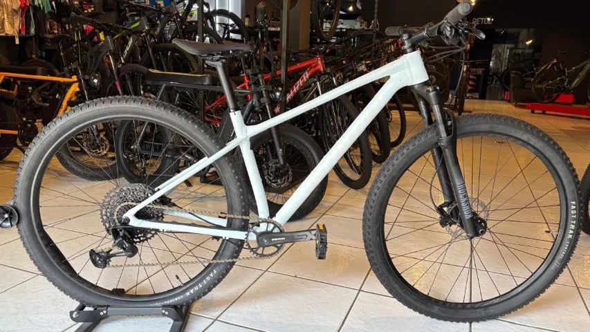 Bicicleta Chisel Hardtail Nova Tamanho M.