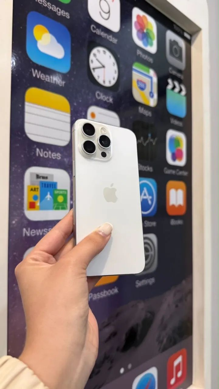 15 PRO MAX 256GB - silver - seminovo 