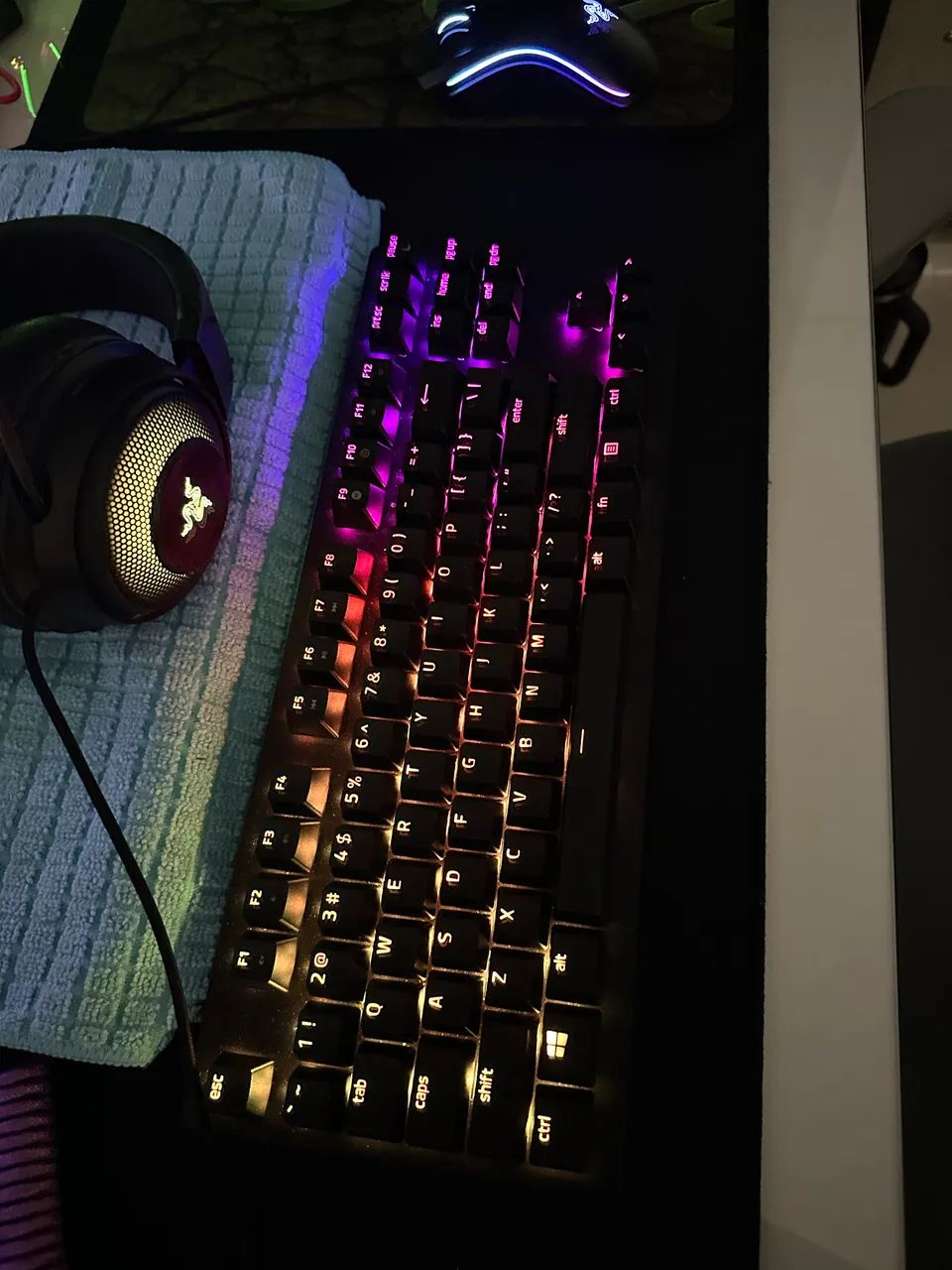 Setup Gamer Razer - Huntsman V2 TKL (Switch Purple), Mamba Elite, Kraken Ultimate