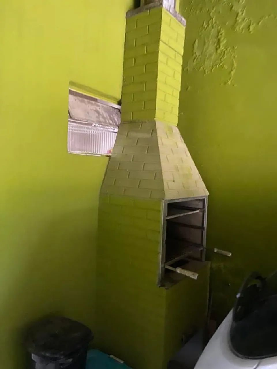 Vende se casa no Rio Vermelho 