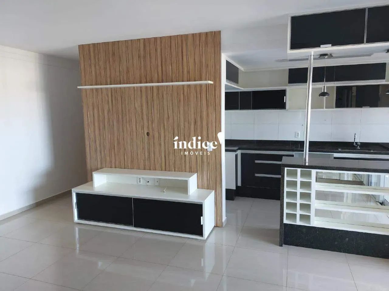 Apartamento no Bairro Bosque das Juritis , 2 quartos, 2 suítes, 2 vagas, Edifício Berlim - Foto 3