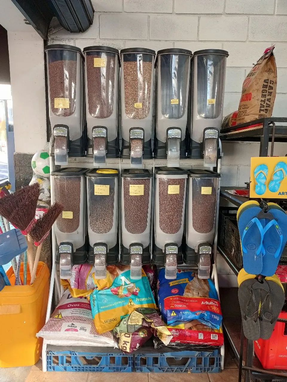 VENDO DISPLAY DE RAÇÃO COM 10 BICOS 