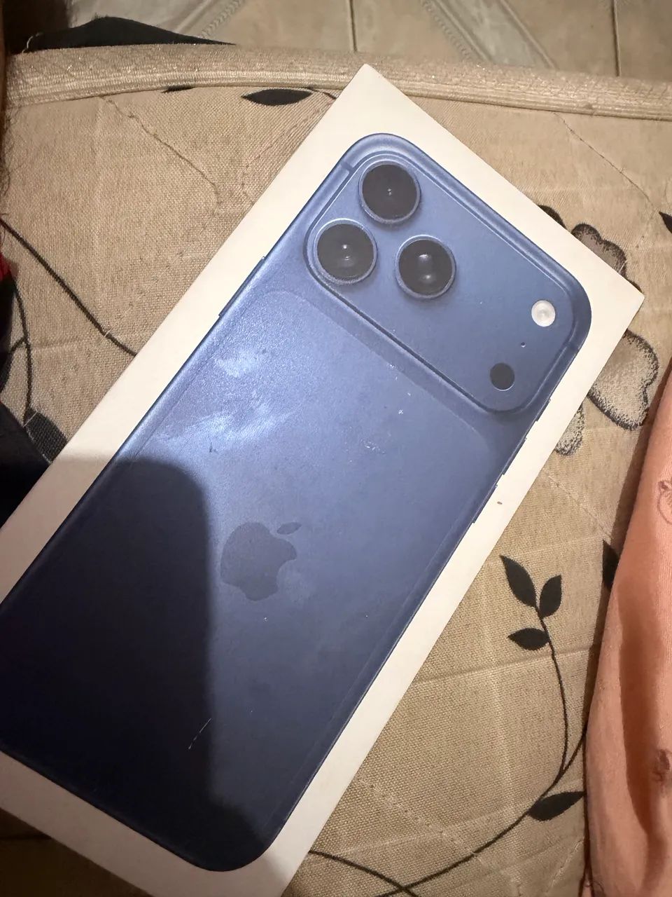 iPhone 17 pro max vendo ou troco no s26 ultra com volta sua 