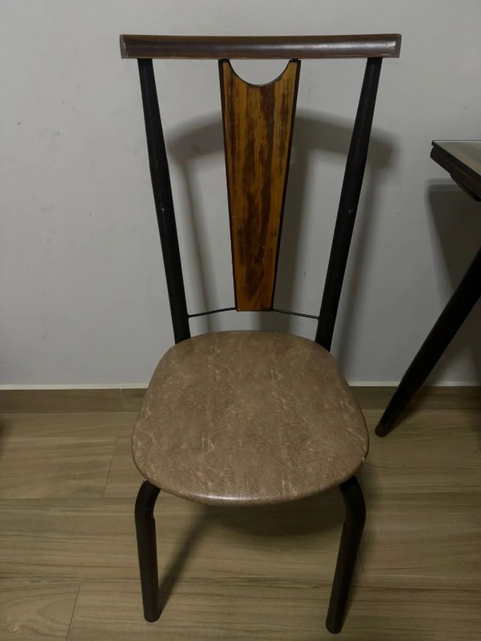 Mesa de madeira maciça e vidro com cadeiras65153864775299123