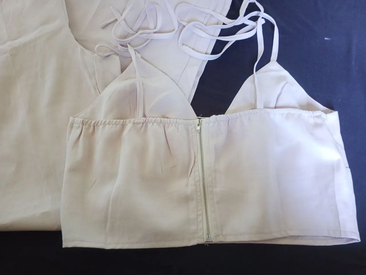 Conjunto de alfaiataria elegante com calça pantalona e cropped - Foto 2