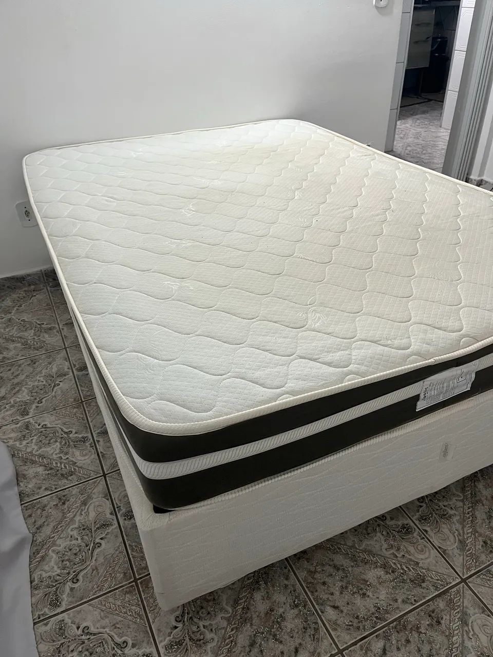 Cama box com cabeceira 