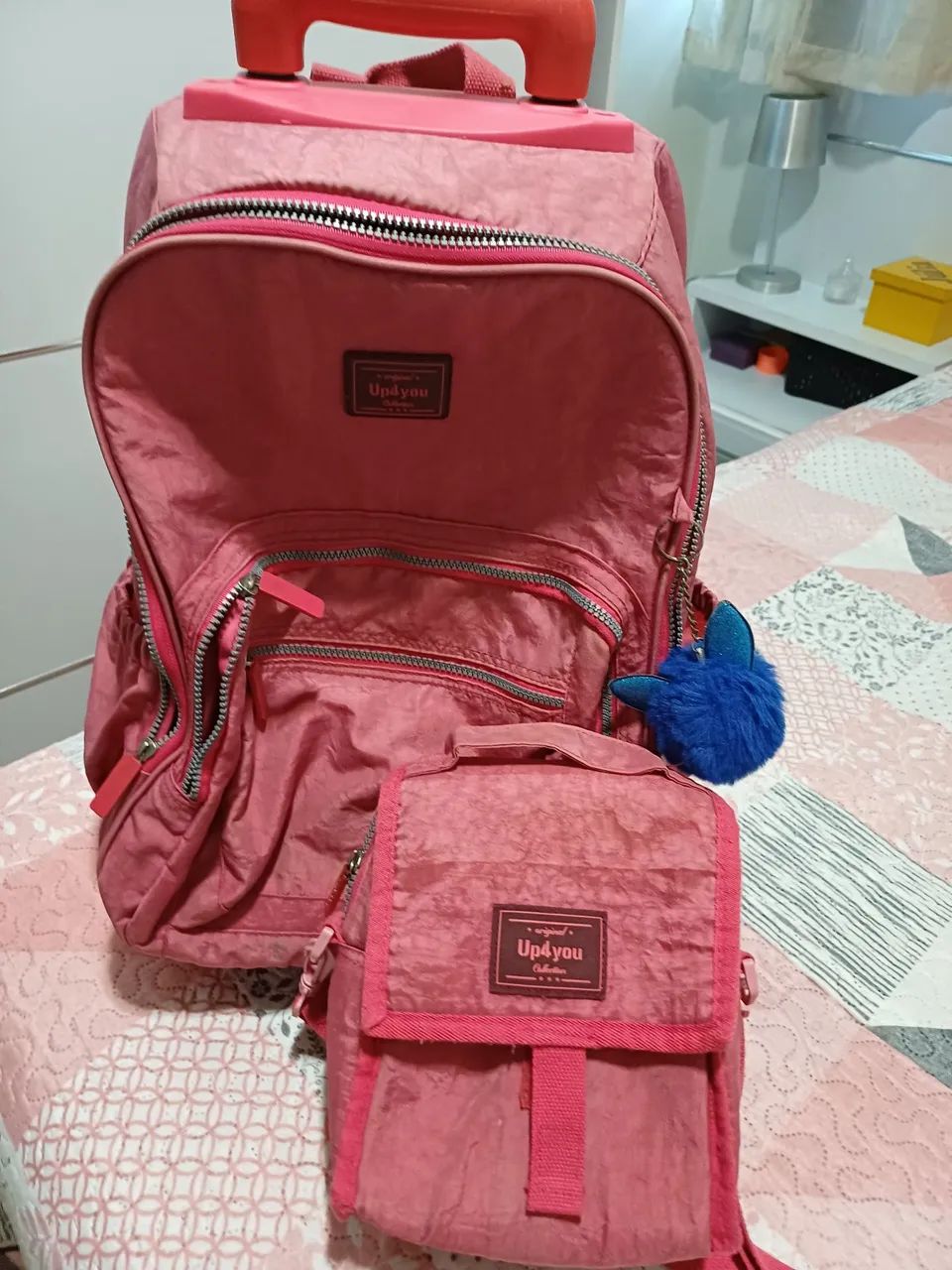 Bolsa,mochila de carrinho e lancheira,em ótimo estado, com várias divisórias  - Foto 4