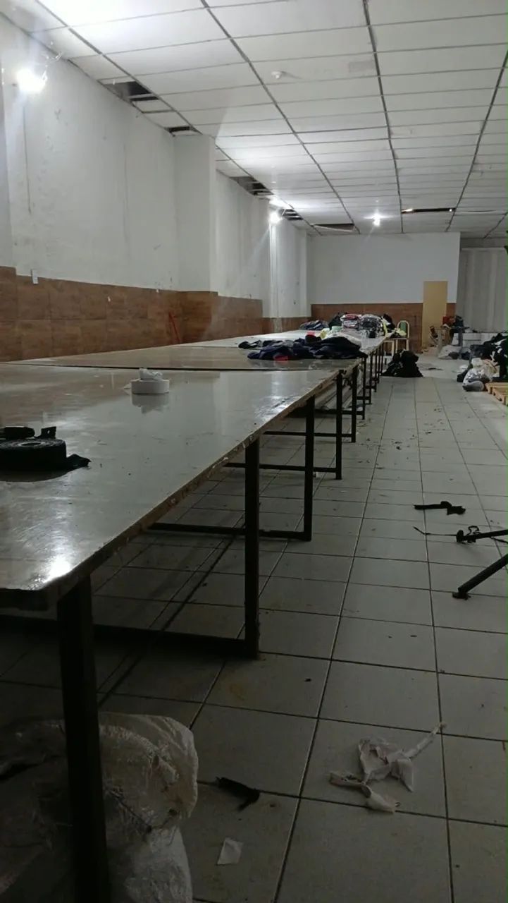 Mesa de metalom e MDF