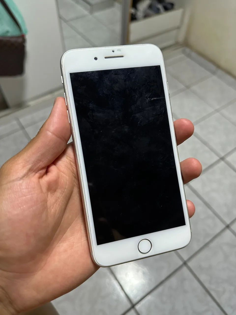 IPHONE 8 PLUS - IMPECÁVEL  - Foto 4