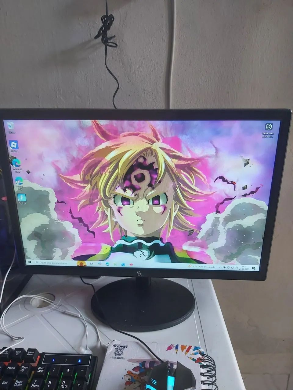 monitor415076806076682240