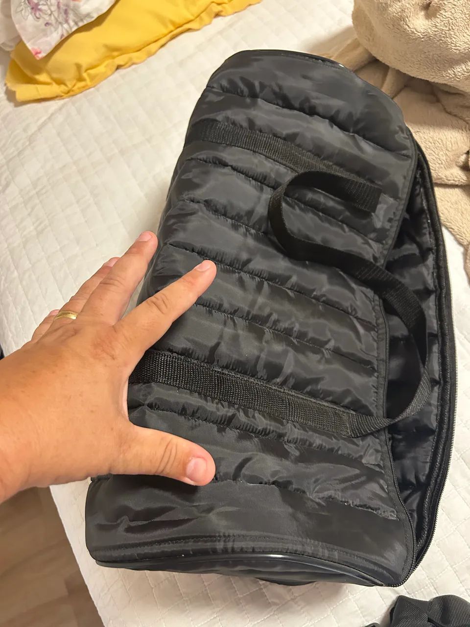 Mochila de mão nova - Foto 3