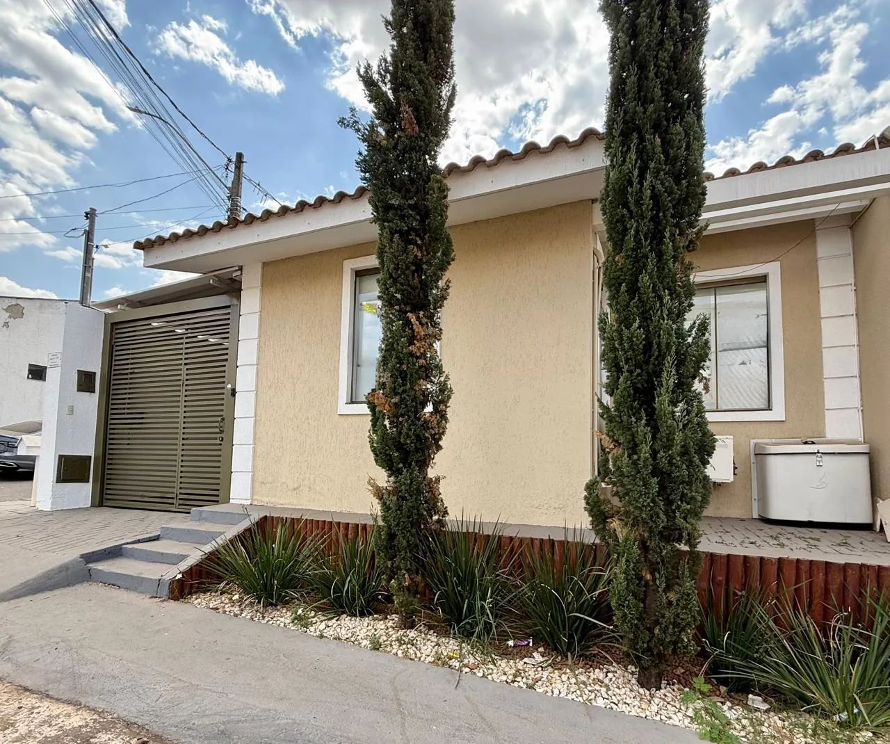 CASA 3 QUARTOS BAIRRO CAPUAVA