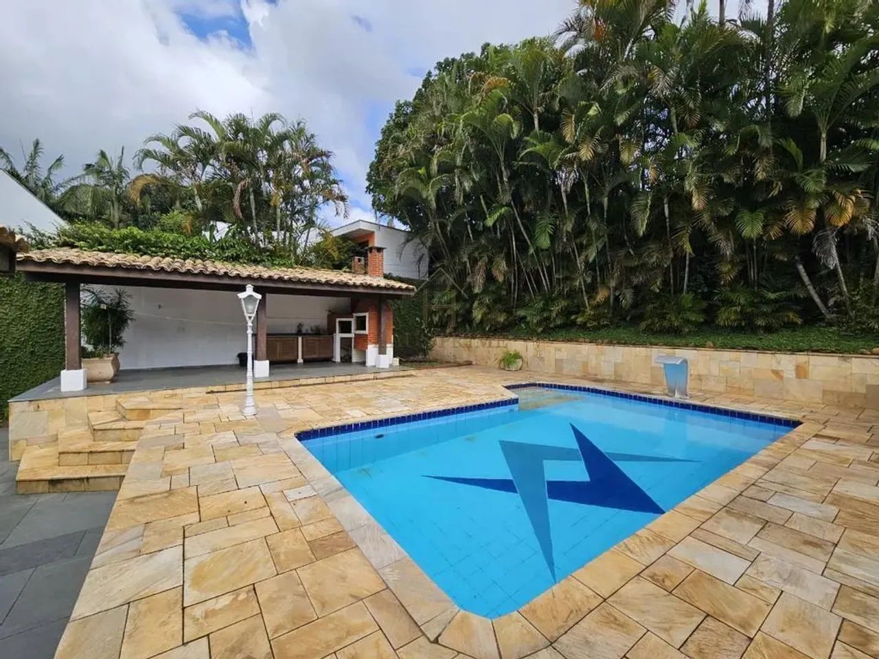 Casa para alugar em Cotia, Granja Viana, com 3 quartos, com 480 m²