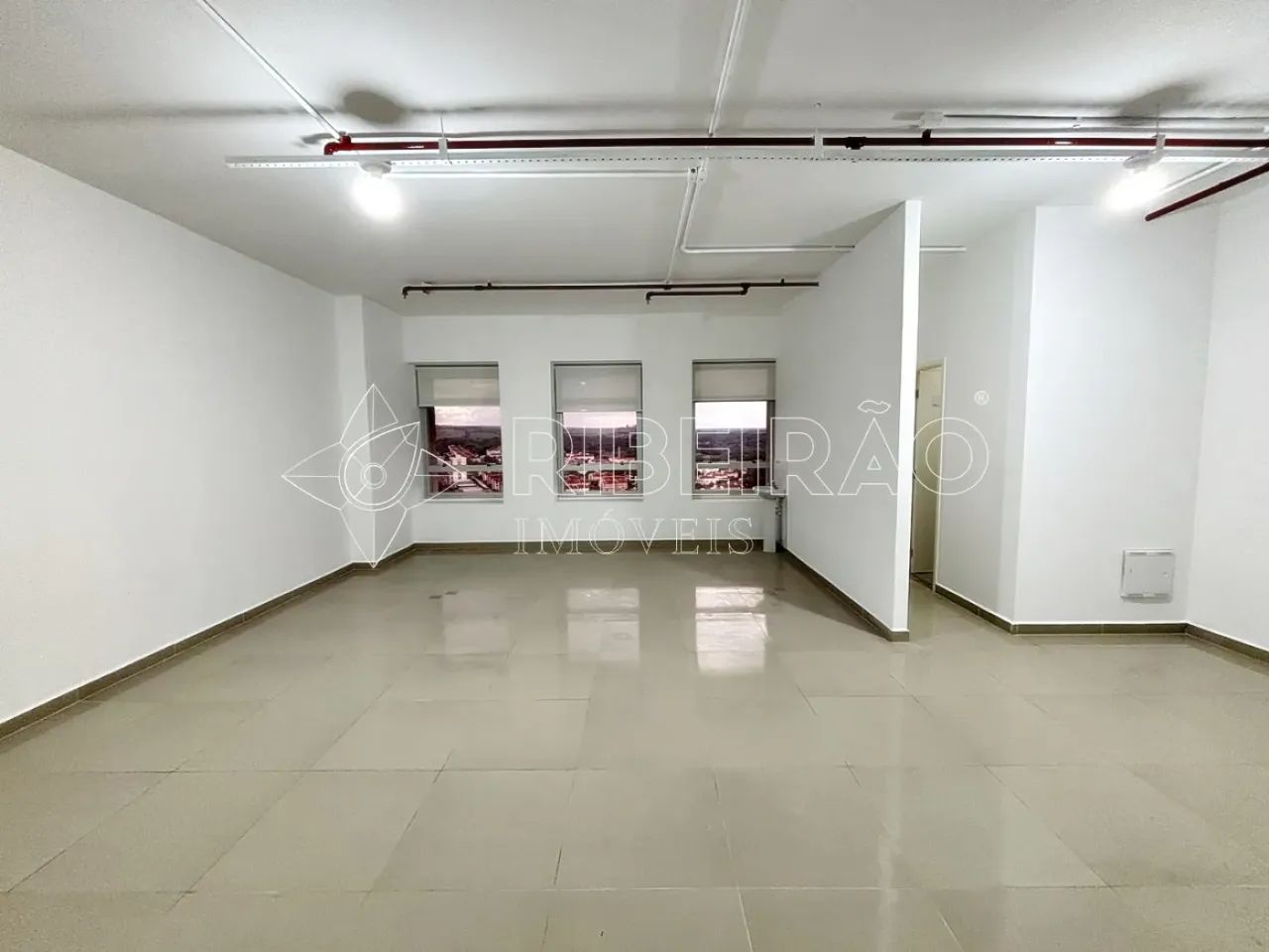 Sala comercial para locação no Edifício Empresarial Office Tower junto Ribeirão Shopping.