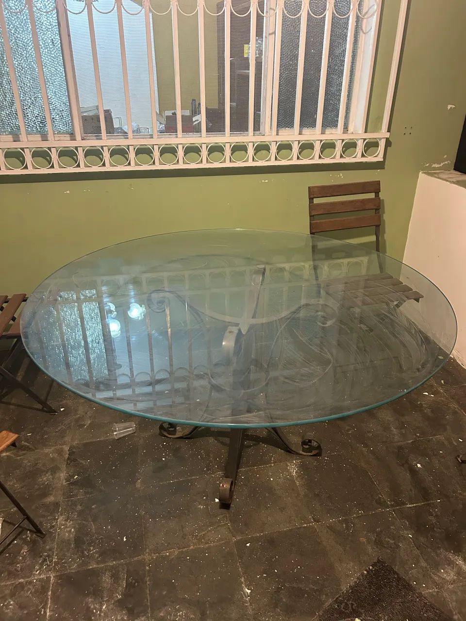 Mesa de vidro redonda 1,5m e 4 cadeiras
