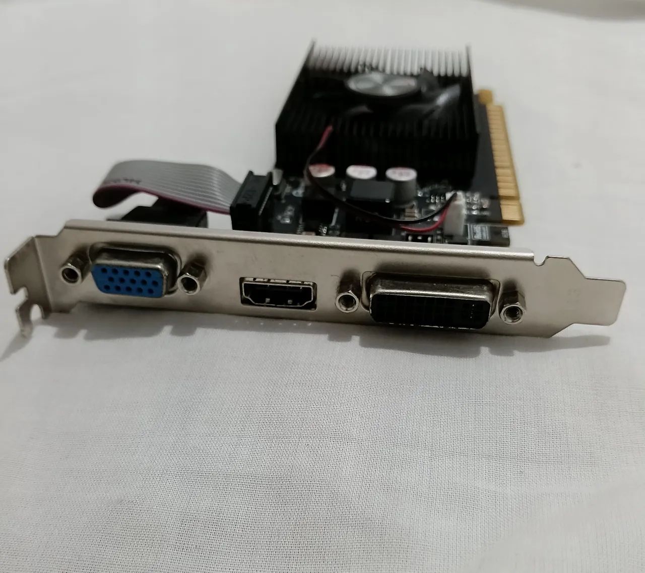 Vendo placa de vídeo gt 210 - Foto 3