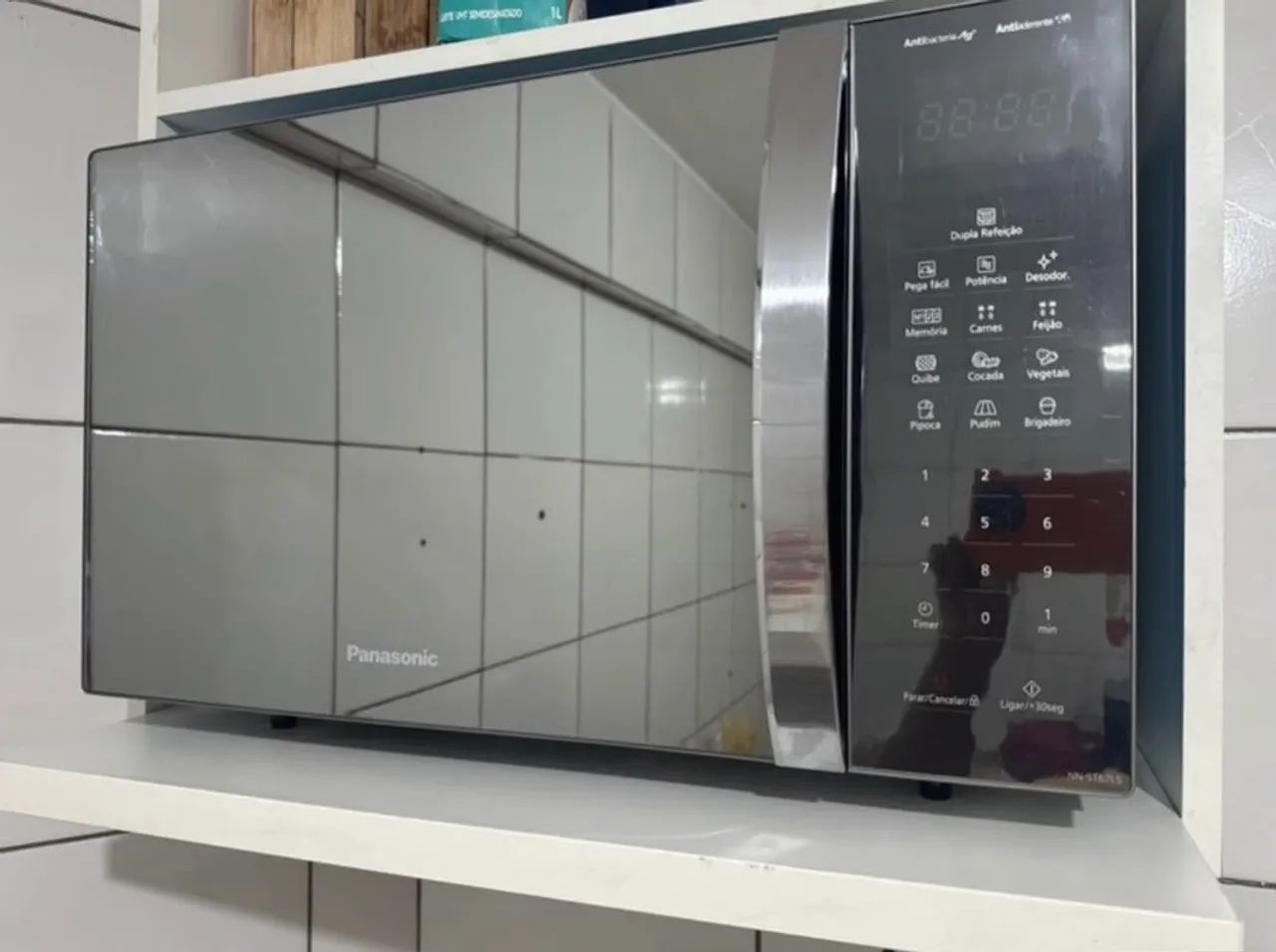 Vendo Micro-ondas Panasonic NN-ST67LSRUN - 34 Litros