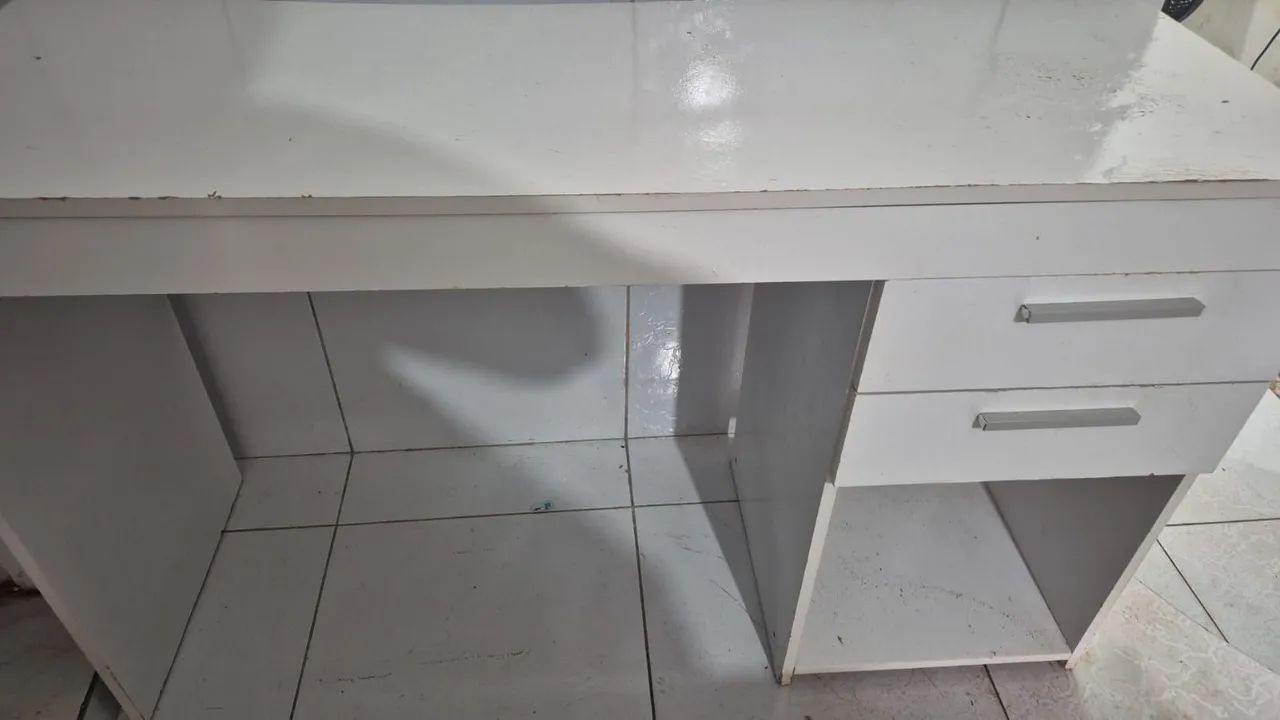 Escrivaninha branca  - Foto 2