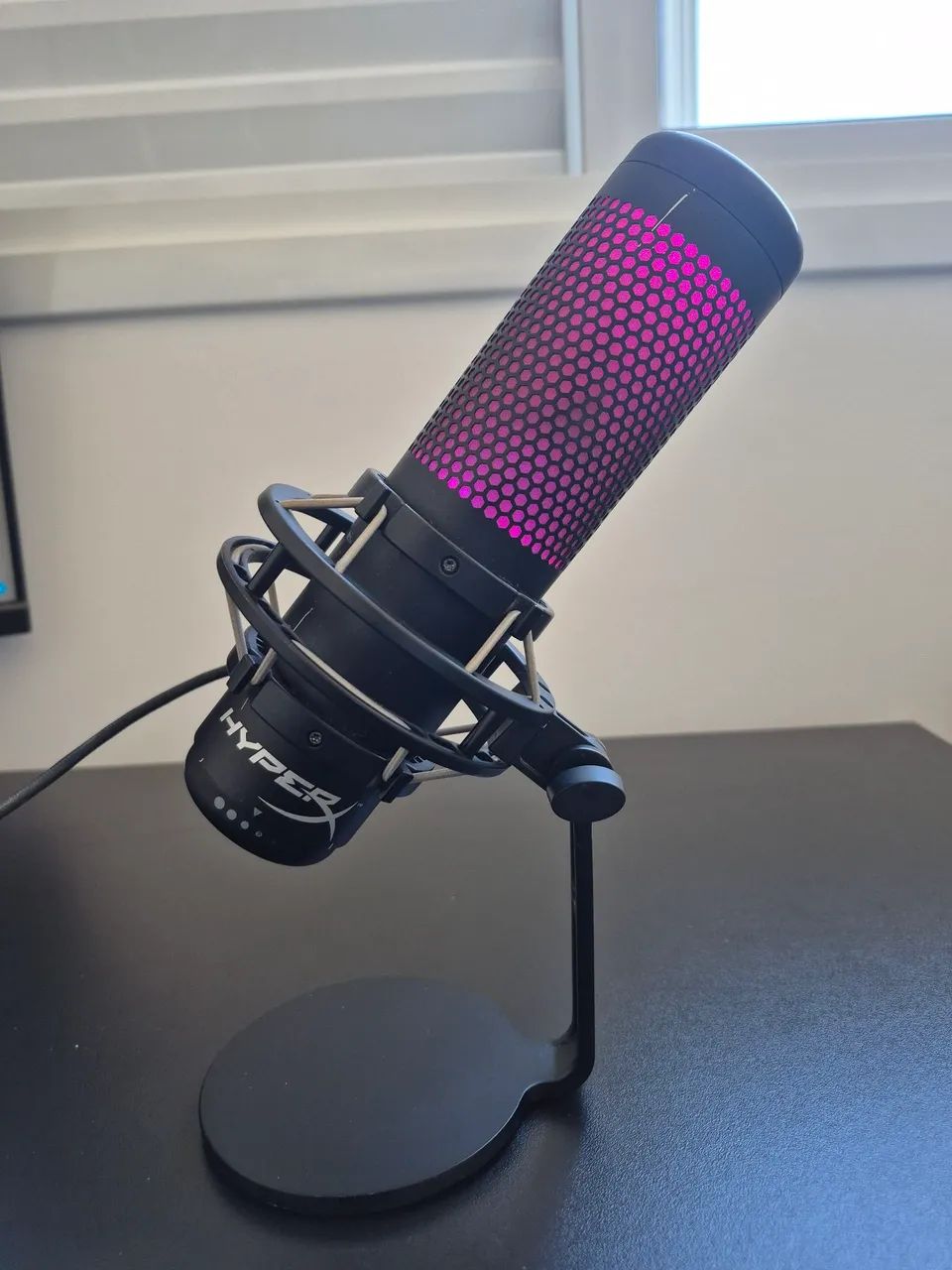 MICROFONE HYPERX QUADCAST S ? CONDENSADOR RGB - Foto 4
