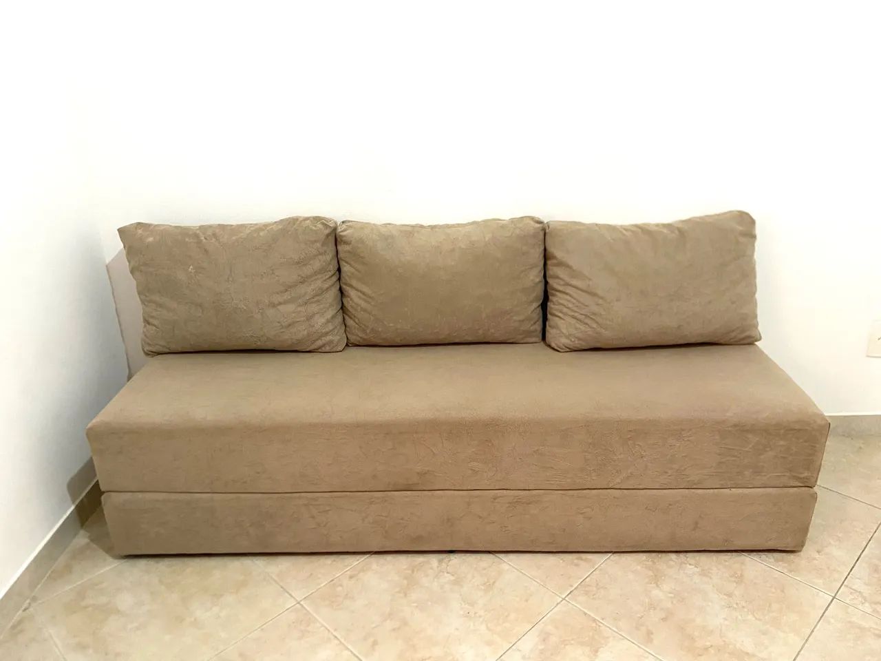 Sofá / Sofá-Cama Estilo Colchonete Duplo - Prático e Confortável!