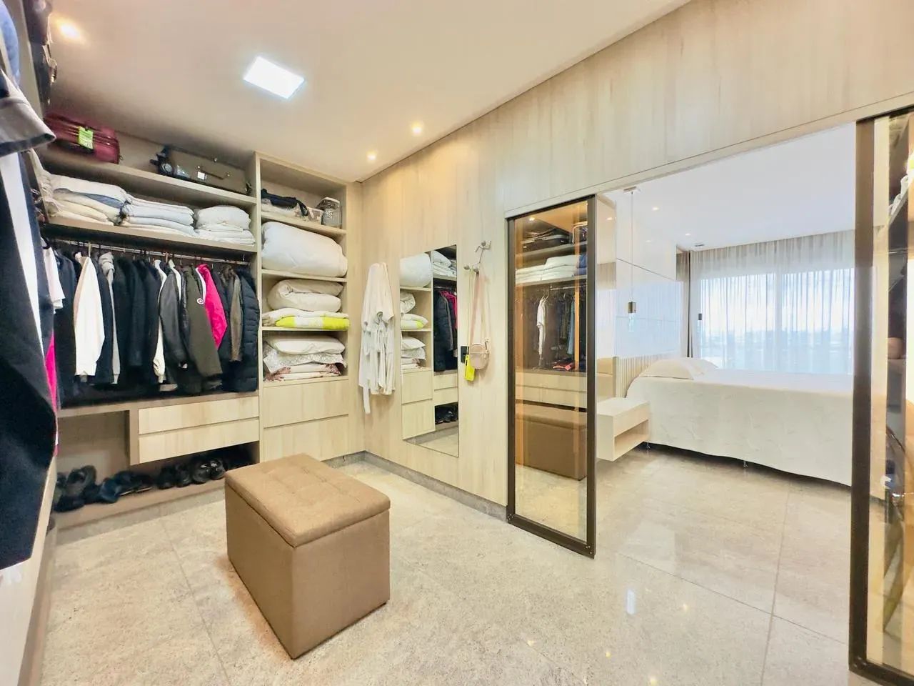 Sobrado Exclusivo, são 4 suítes, Área de lazer completa, Elevador, Geração de Energia, Vis - Foto 9