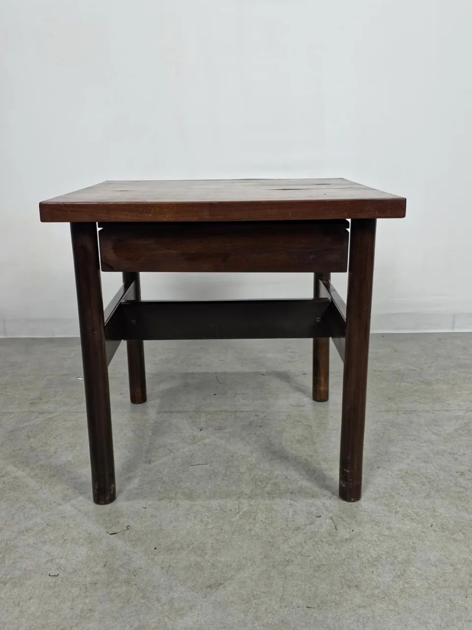 Mesa auxiliar michel arnoult década de 60