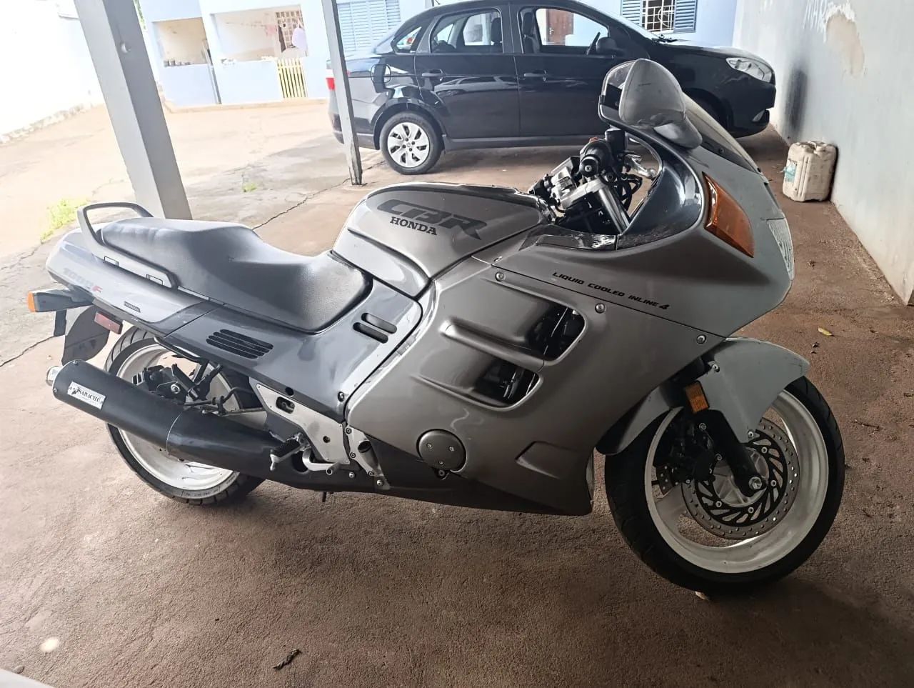 Moto CBR 1000F  - Foto 3