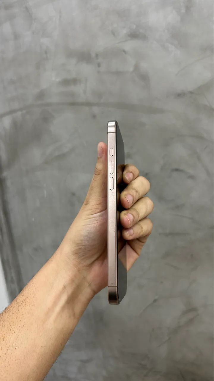 IPHONE 16 pro max  - Foto 4