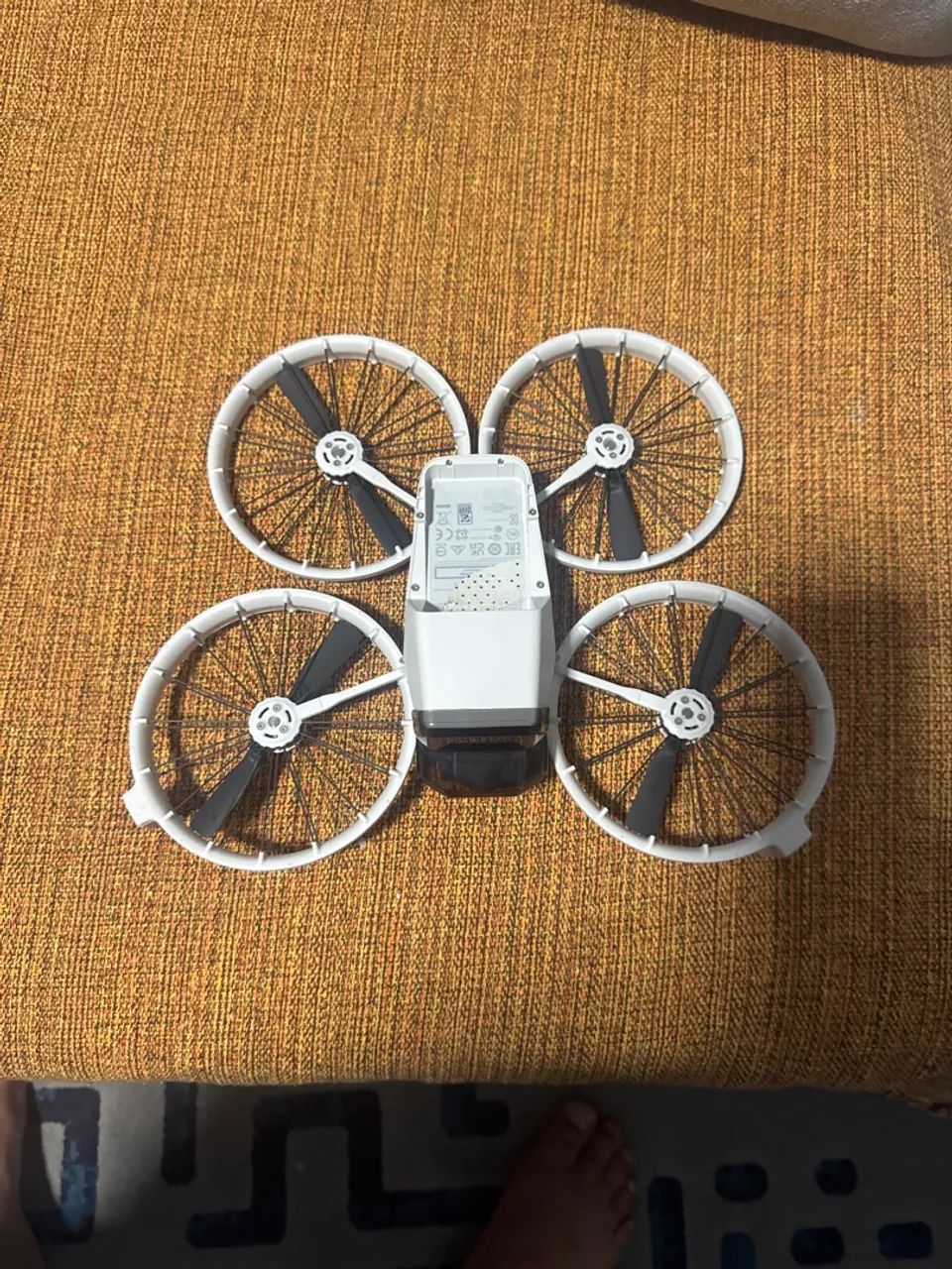 DJI Flip para a retirada de peças . 