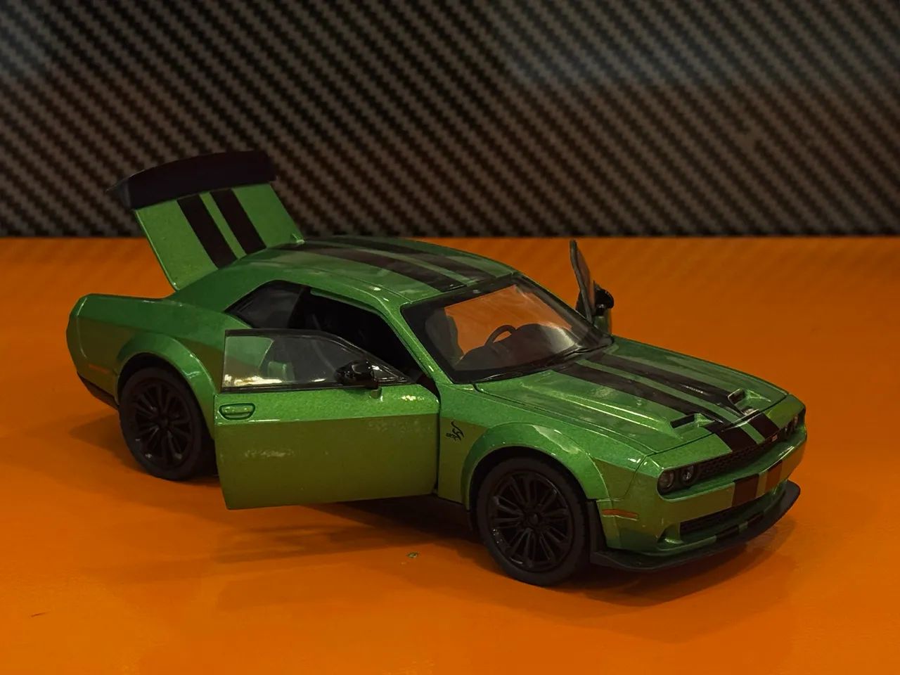 Miniatura dodge challenger verde - Foto 2