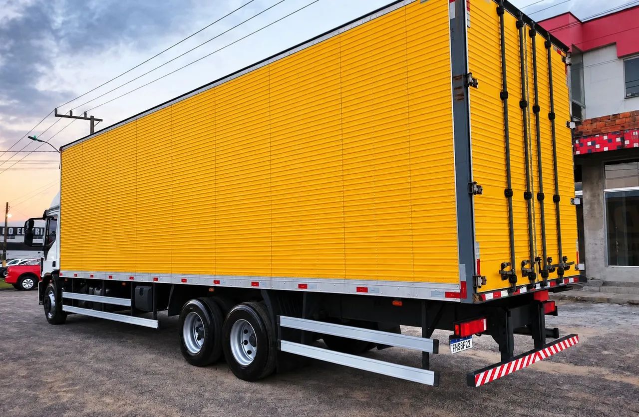 Iveco tector 24300 ano 2023  - Foto 4