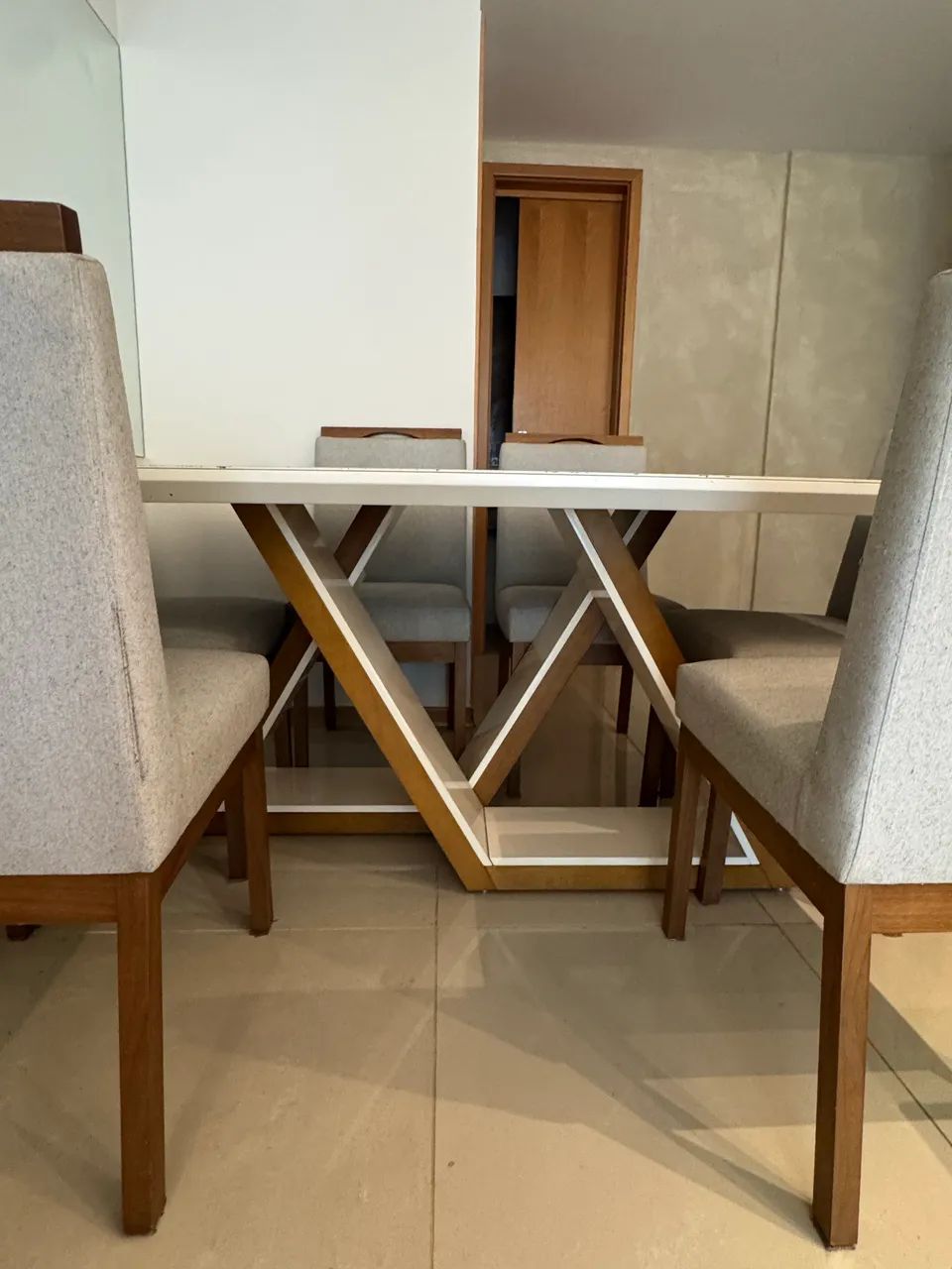 Conjunto mesa 6 lugares madeira  - Foto 2
