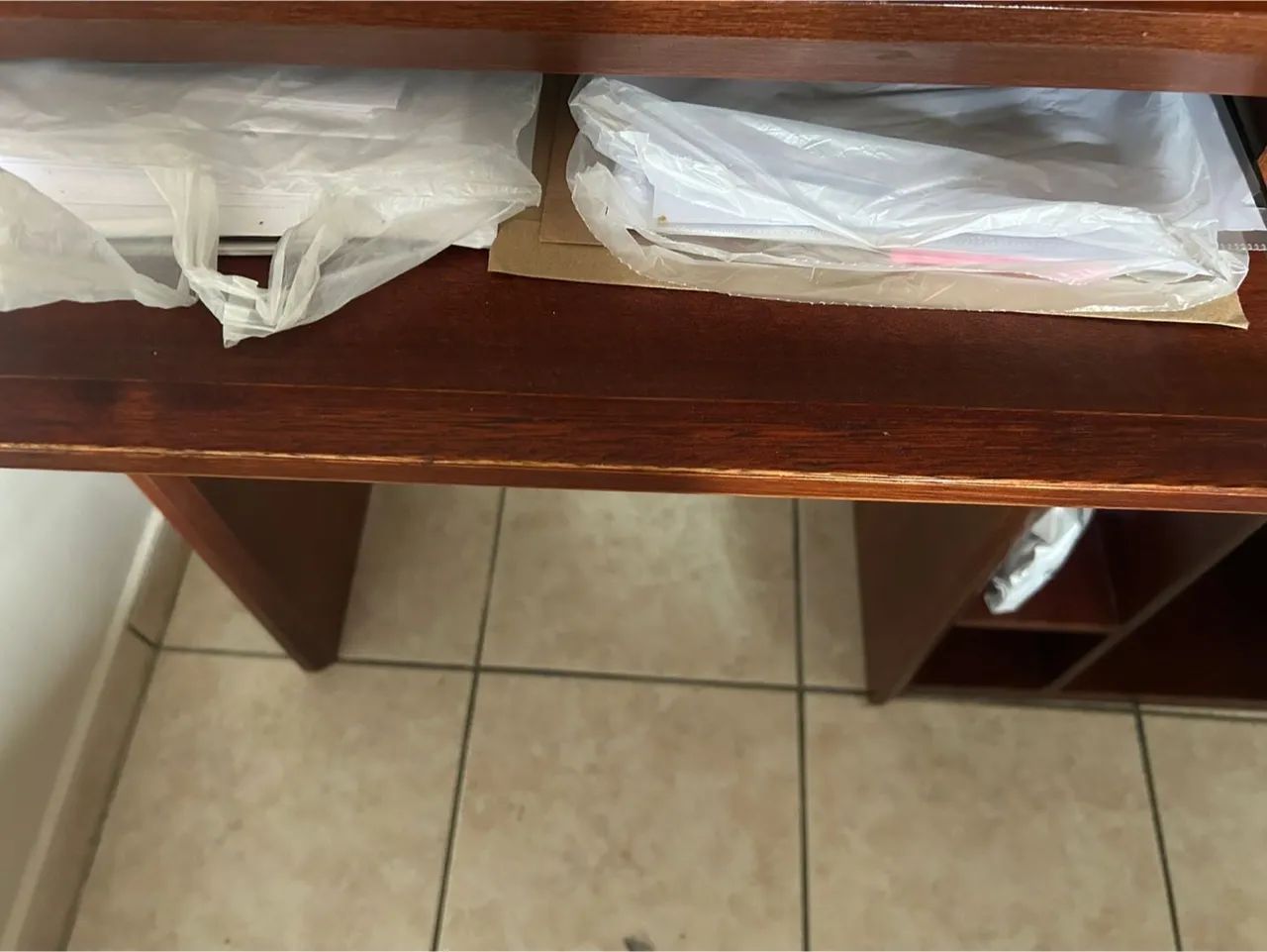 Escrivaninha/mesa de madeira - Foto 2