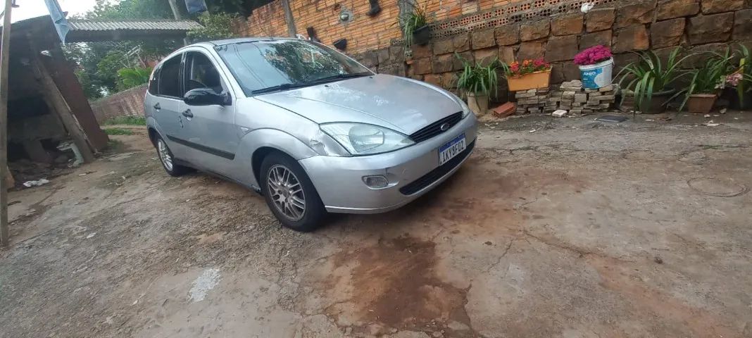 Ford Focus Focus 1.8 16V 5p 2003