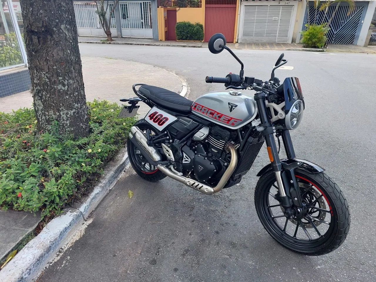 Thiumph Tracker 400  - Foto 4