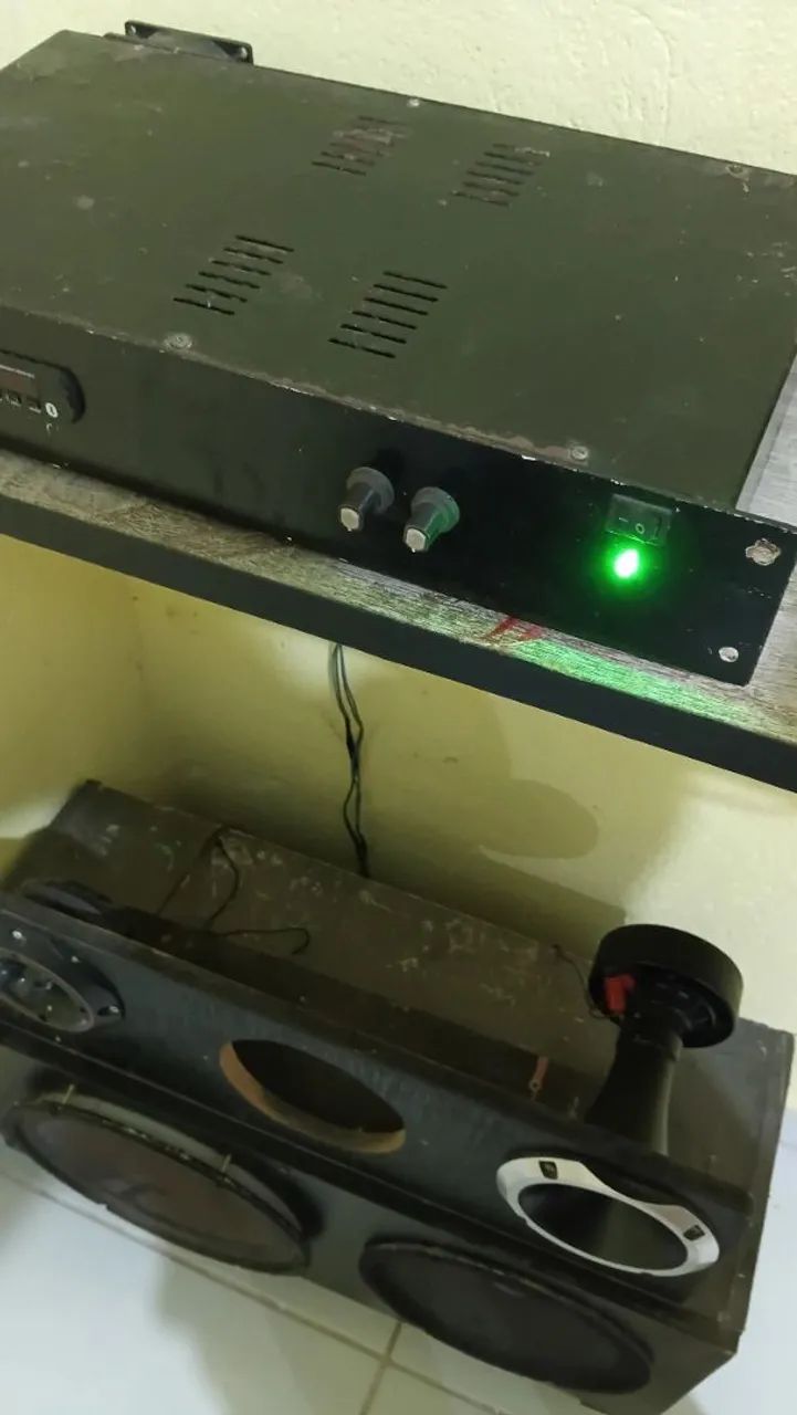Caixa de som completo com amplificador 