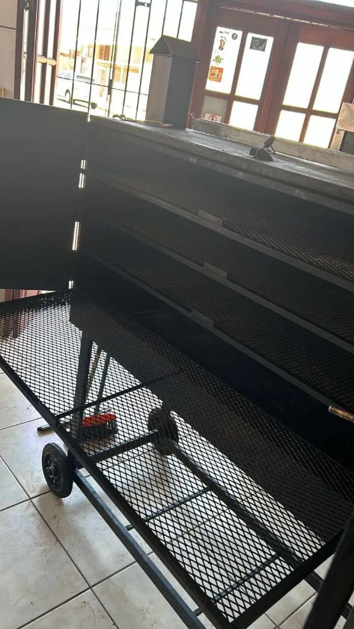 Vendo Churrasqueira/Defumadora/Bafo - Foto 4