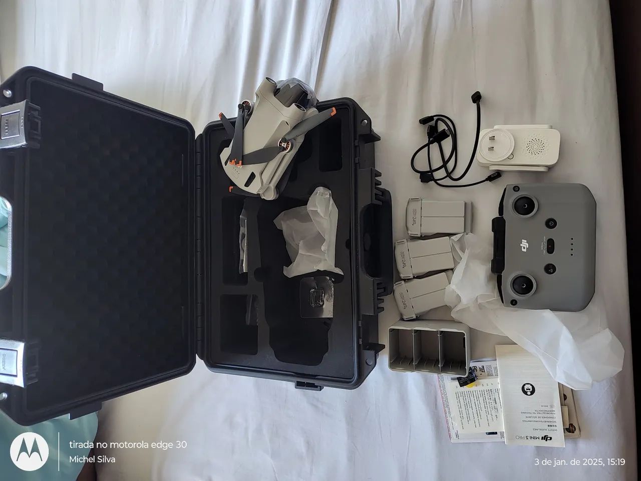 Drone DJi com case aprovada d'água e com 3 baterias - Foto 3