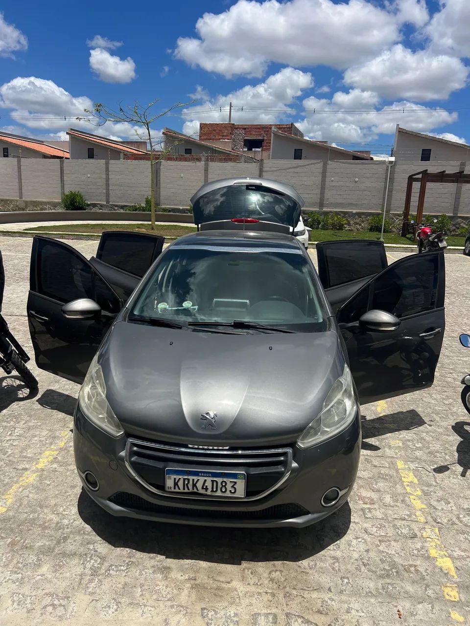 Peugeot 208 Allure 1.5 Flex 8V 5P 2014 - Foto 2